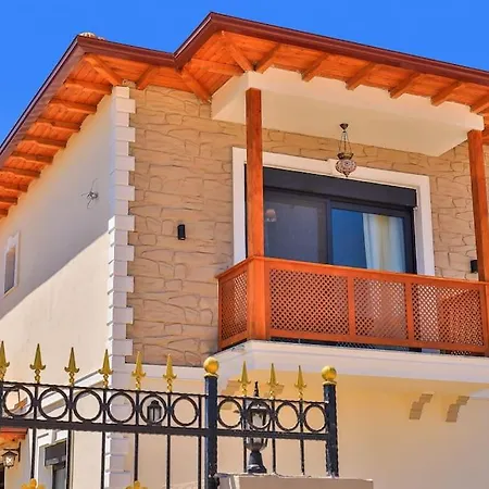 Balayi Ve Cekirdek Aileler Icin Bir Villa Kaş