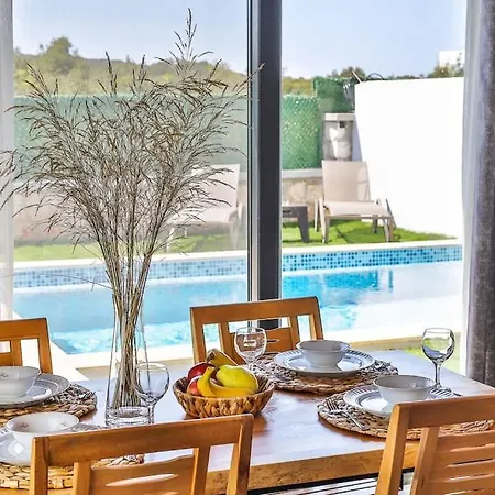 Balayi Ve Cekirdek Aileler Icin Bir * Kaş